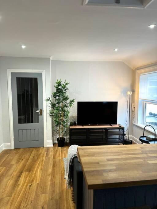 High Wycombe Centre- 2 Bed Flat Apartment Exterior foto